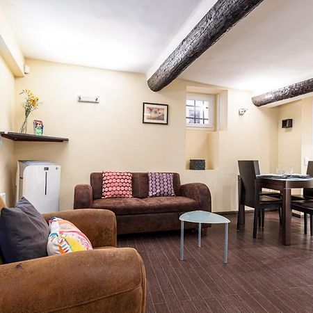 Apartamento Atypical Cozy 1 Bdr Old Town Niza Exterior foto