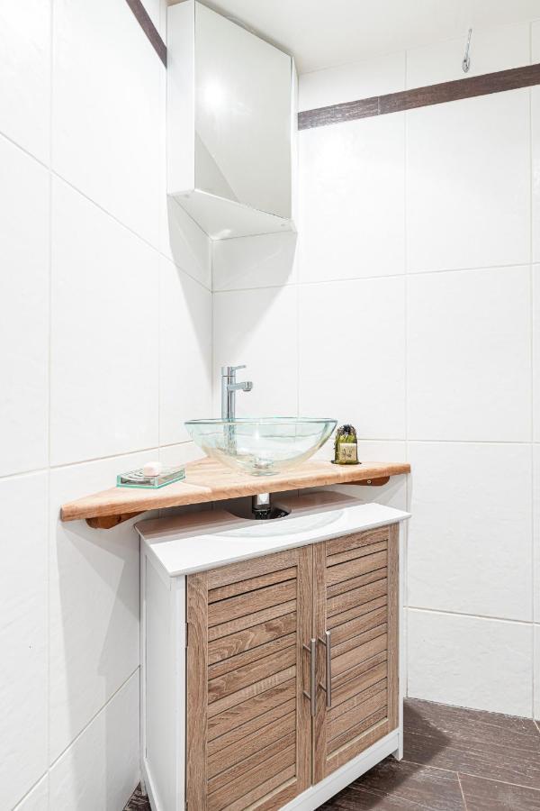 Apartamento Atypical Cozy 1 Bdr Old Town Niza Exterior foto